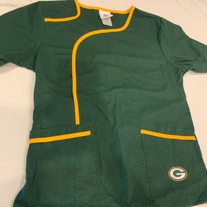 Packers 2 Pocket Scrub Top